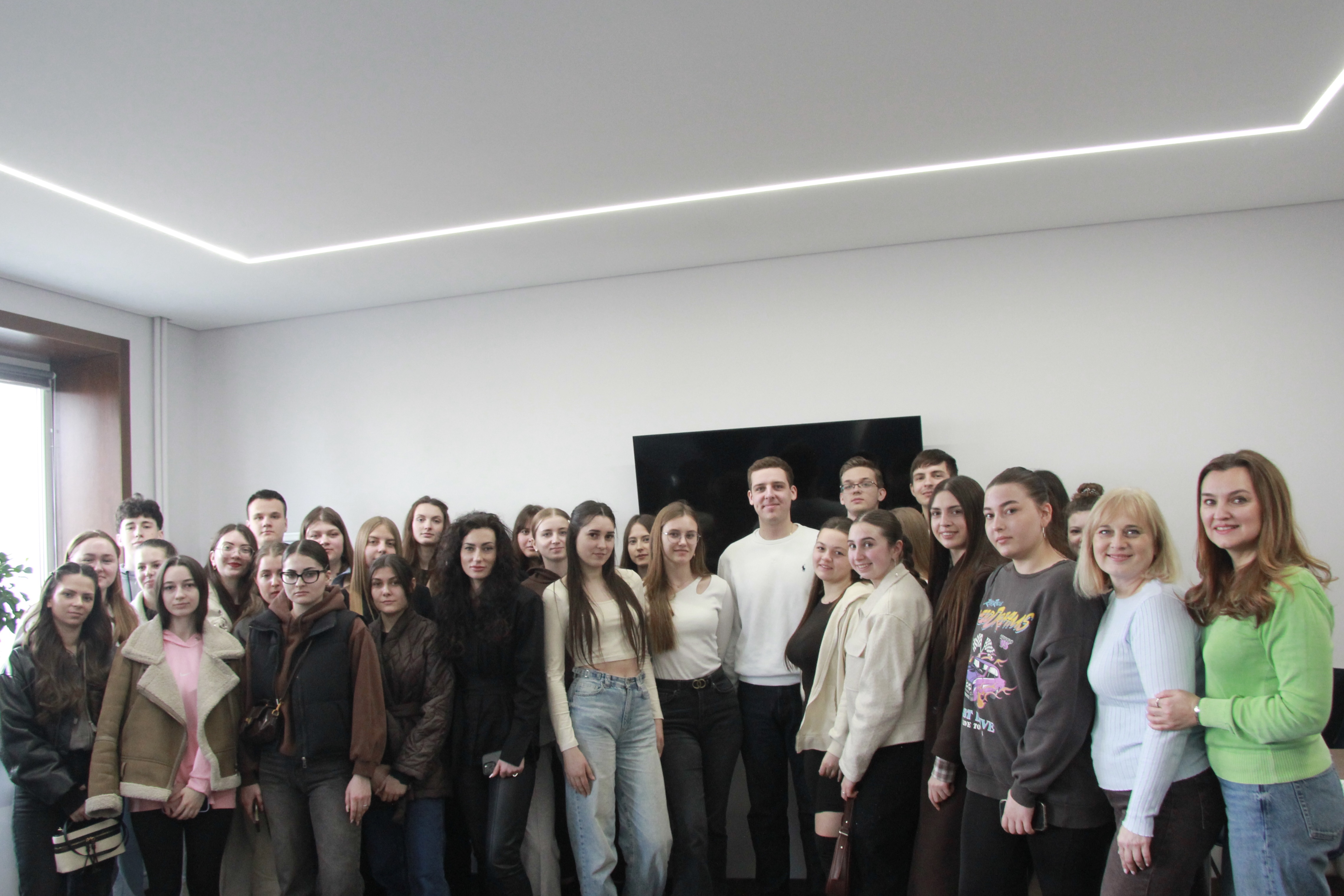 Зустріч студентів факультету фінансів та обліку ЗУНУ з випускником факультету Денисом Коломийчуком