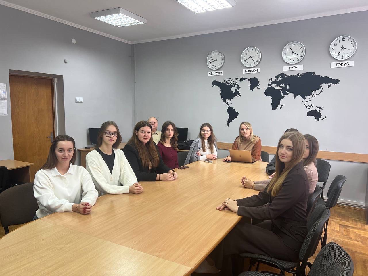 Участь представників Факультету фінансів та обліку ЗУНУ у всеукраїнському онлайн-заході «Customs&You