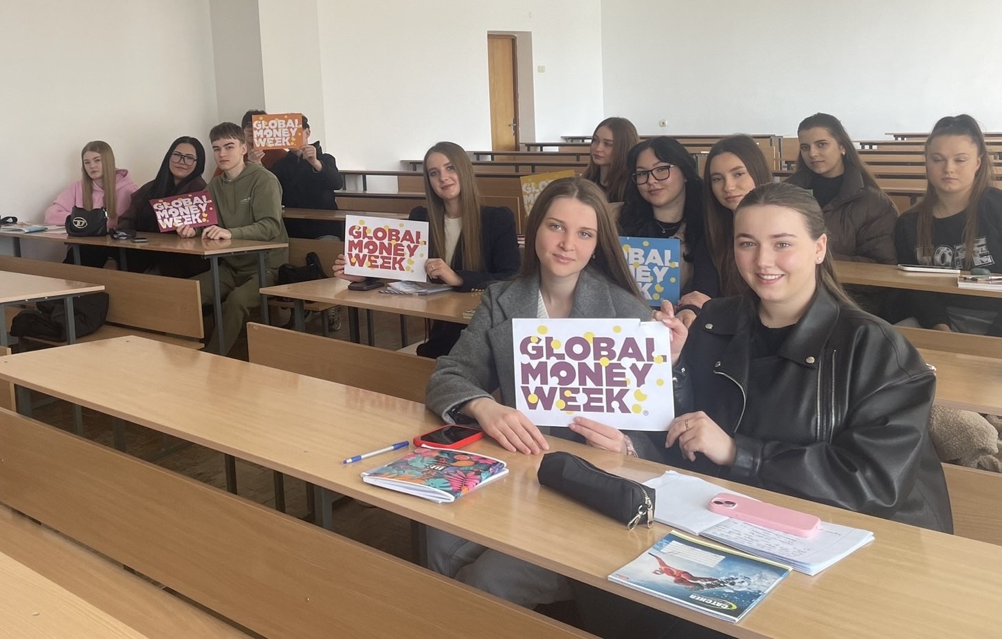 GLOBAL MONEY WEEK 2026: ІСТОРІЯ ГРОШОВОГО ОБІГУ В УКРАЇНІ: СТУДЕНТИ ФАКУЛЬТЕТУ ФІНАНСІВ ТА ОБЛІКУ РОЗКРИВАЛИ ТАЄМНИЦІ ГРОШОВОГО ОБІГУ УКРАЇНИ РАЗОМ ІЗ НБУ