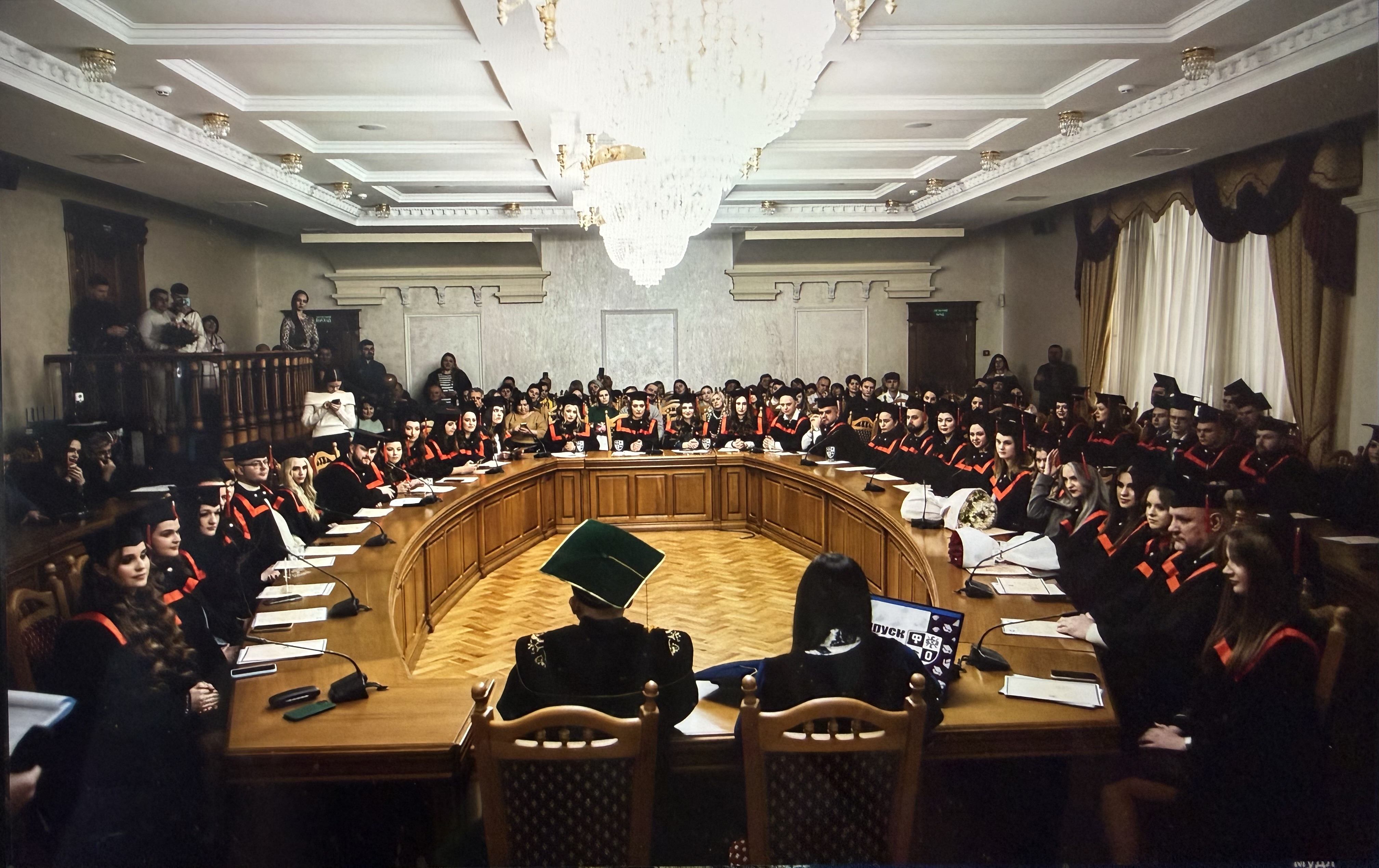 Урочисте вручення дипломів випускникам факультету фінансів та обліку