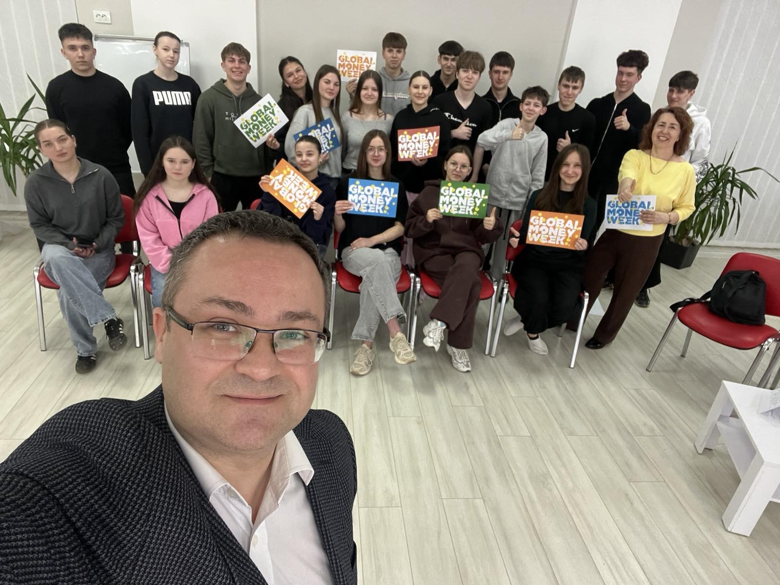 GLOBAL MONEY WEEK 2026: ФІНАНСОВИЙ ТУРНІР «PROГРОШІ: БЕЗ МІФІВ І МАНІПУЛЯЦІЙ» У ВИШНІВЕЦЬКОМУ ЛІЦЕЇ