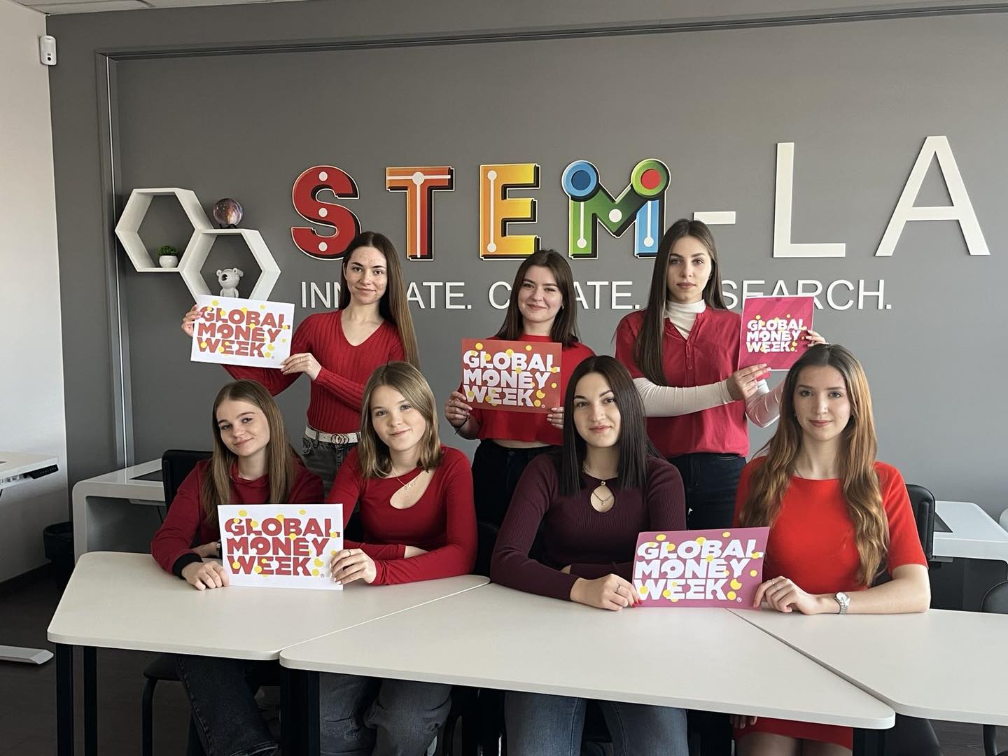 СТУДЕНТИ ФАКУЛЬТЕТУ ФІНАНСІВ ТА ОБЛІКУ БЕРУТЬ УЧАСТЬ У ЧЕЛЕНДЖІ “ЯСКРАВИЙ GLOBAL MONEY WEEK” ВІД JUNIOR ACHIEVEMENT UKRAINE 