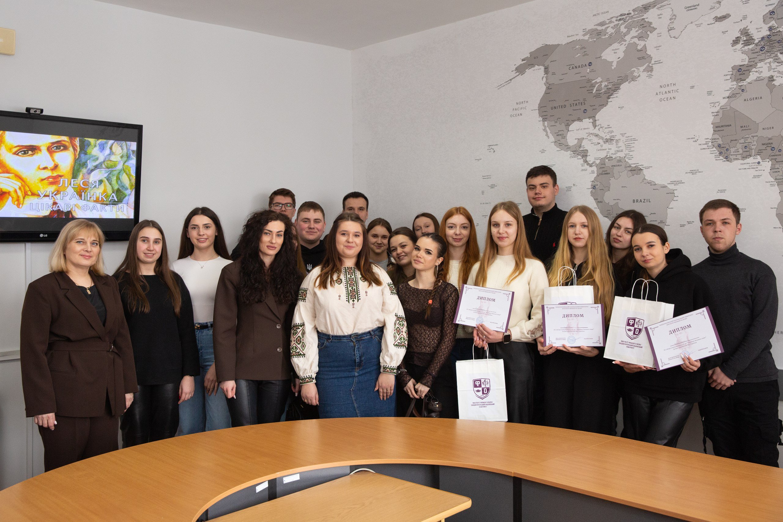 Студенти факультету фінансів та обліку ЗУНУ вшанували постать Лесі Українки