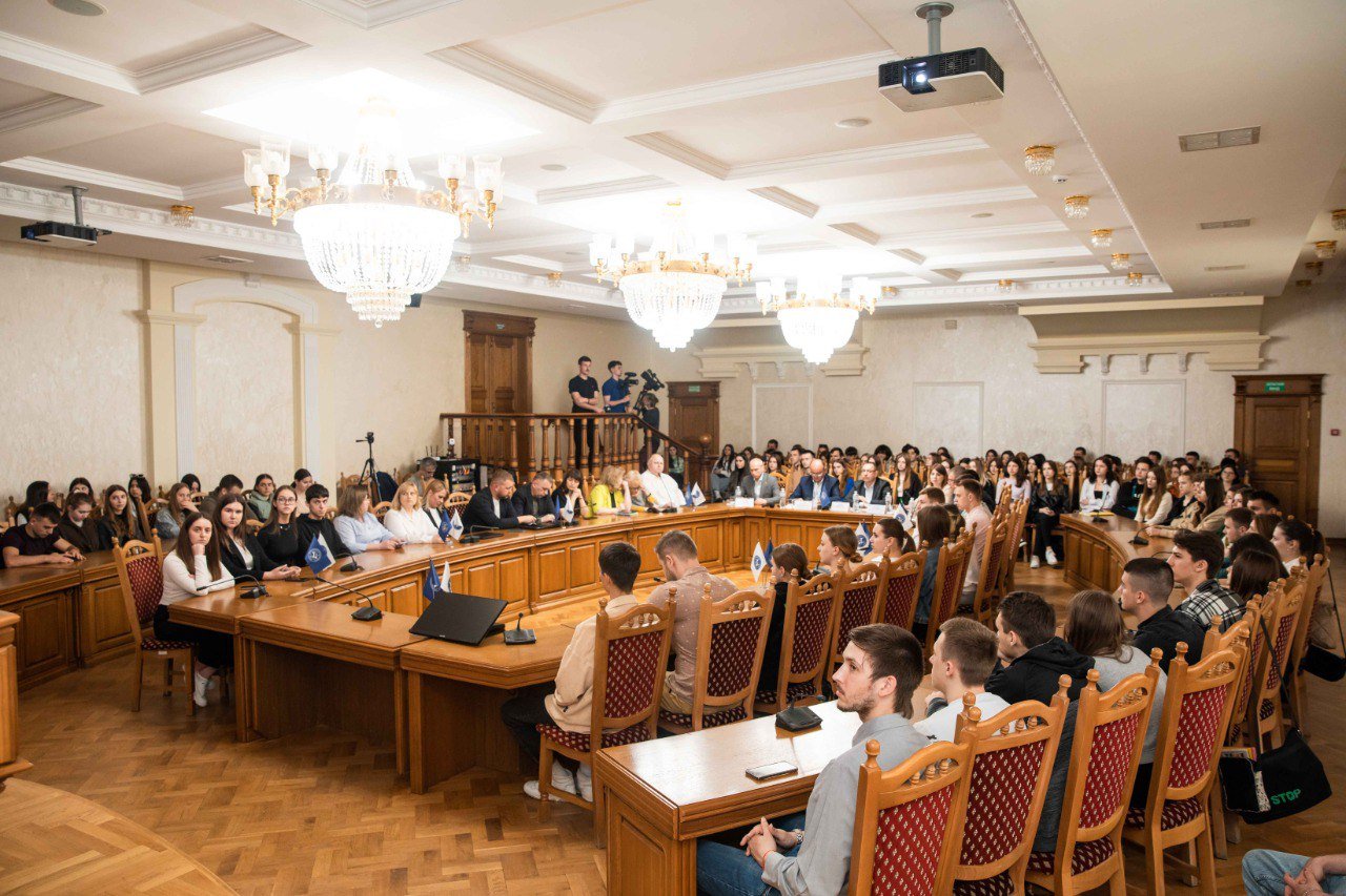 Відбувся круглий стіл «Молодь – майбутнє митної служби на шляху до європейської інтеграції»