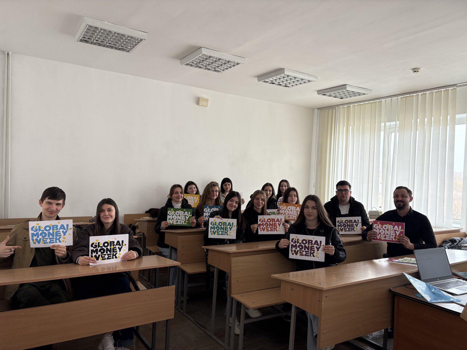 Вебінар на тему «Традиція використання гривні в грошовому обігу України