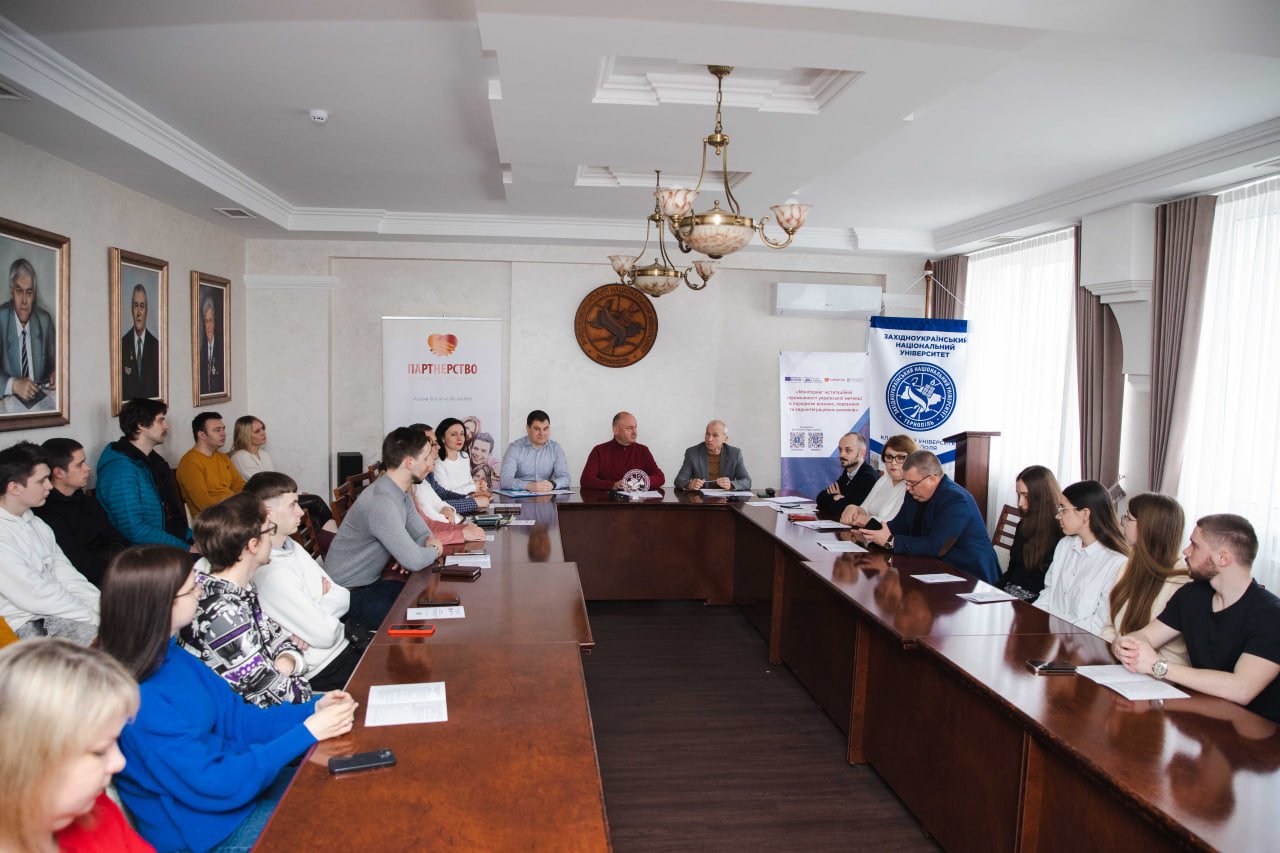 Науково-практичний круглий стіл «Професійні навички та можливості слухачів магістратури»