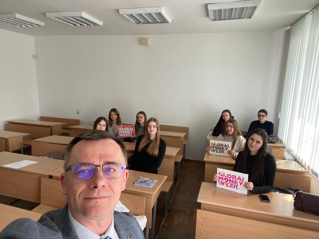 Від мрій про гаджети до фінансової безпеки: як студентів навчали примножувати гроші в умовах інфляції