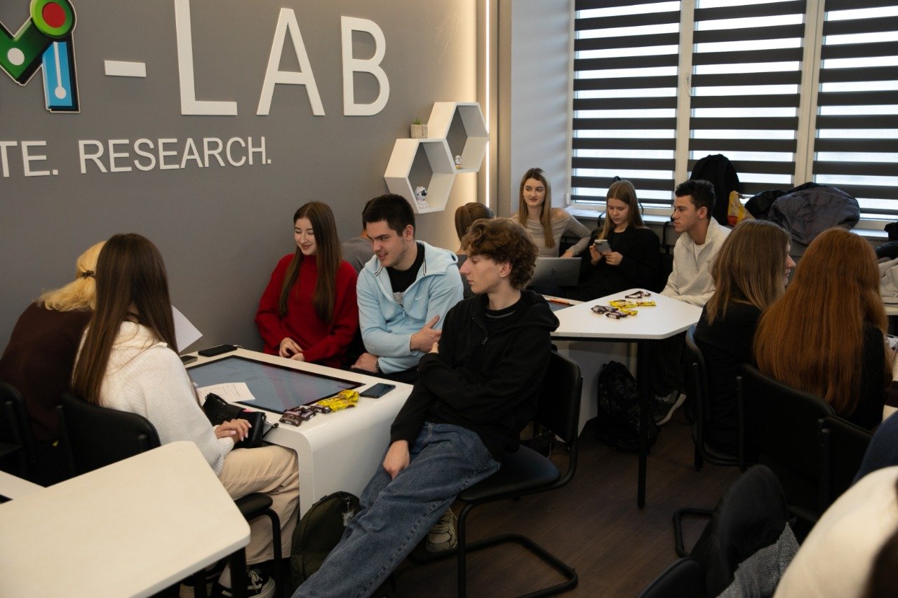 Міжнародна бізнес-симуляція Accounting Bissim для студентів ЗУНУ