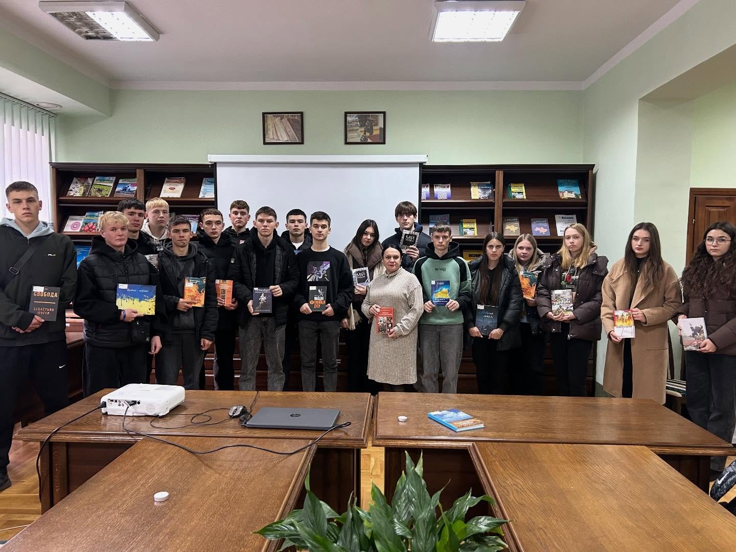 Студенти факультету фінансів та обліку взяли участь в Годині пам’яті «Гідність і свобода: уроки для поколінь»