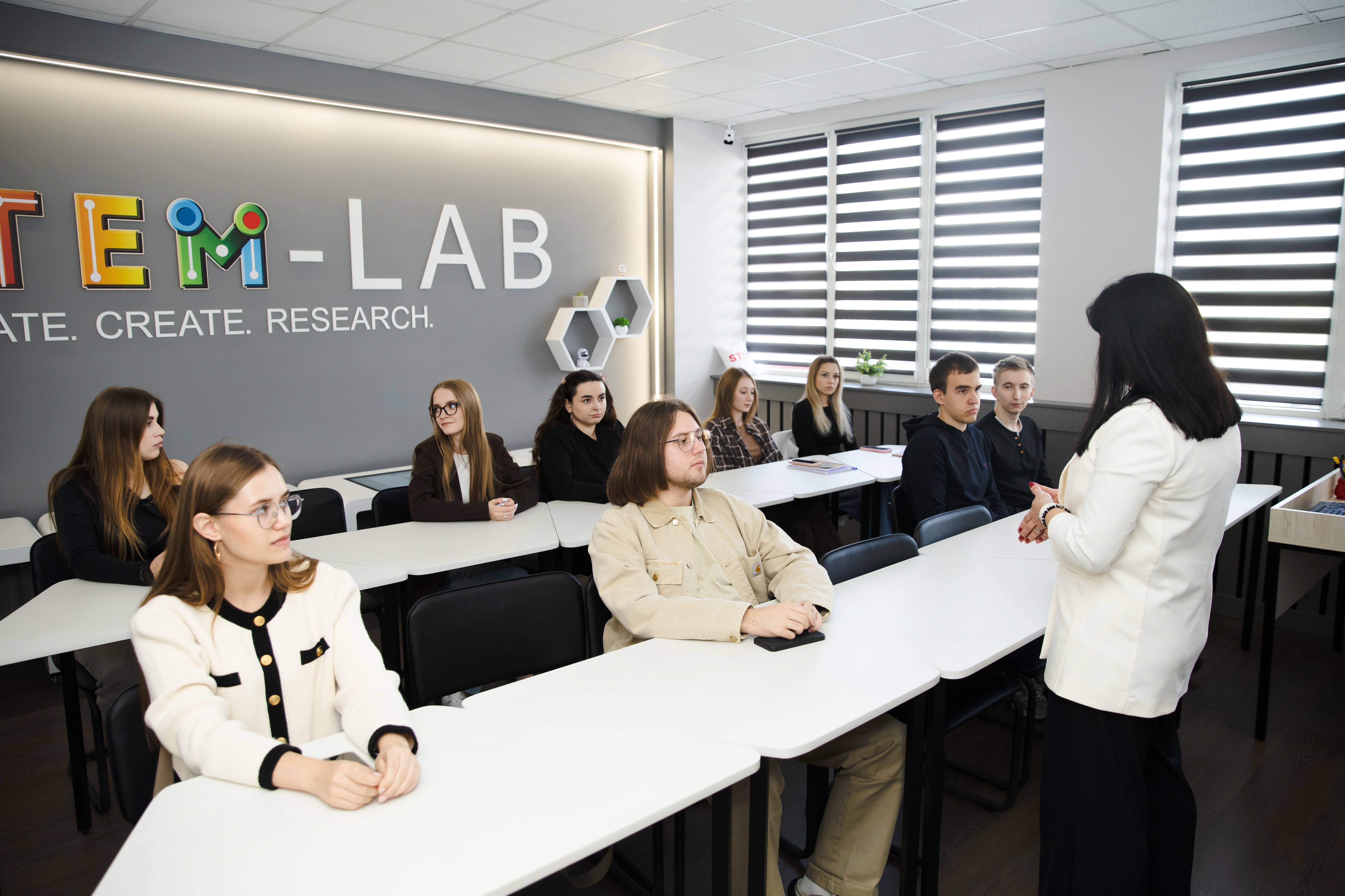 Податкові розрахунки та звітність» у межах «Осіннього STEM-марафону ЗУНУ-2026